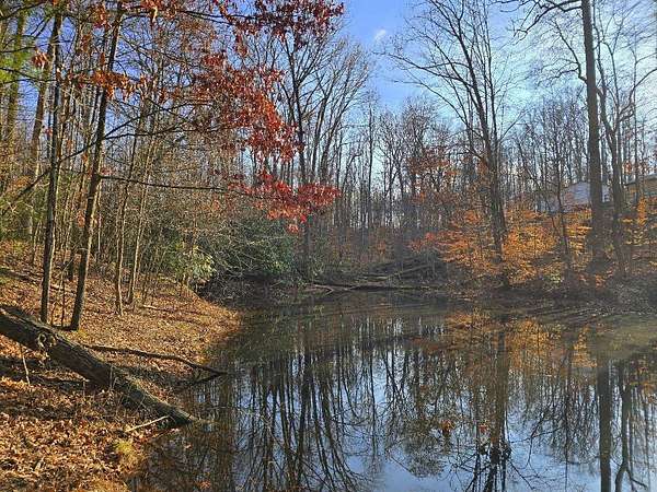 14 Acres of Land for Sale in Oak Hill, West Virginia