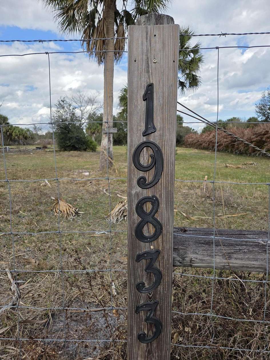 1.25 Acres of Residential Land for Sale in Okeechobee, Florida