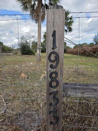 1.25 Acres of Residential Land for Sale in Okeechobee, Florida