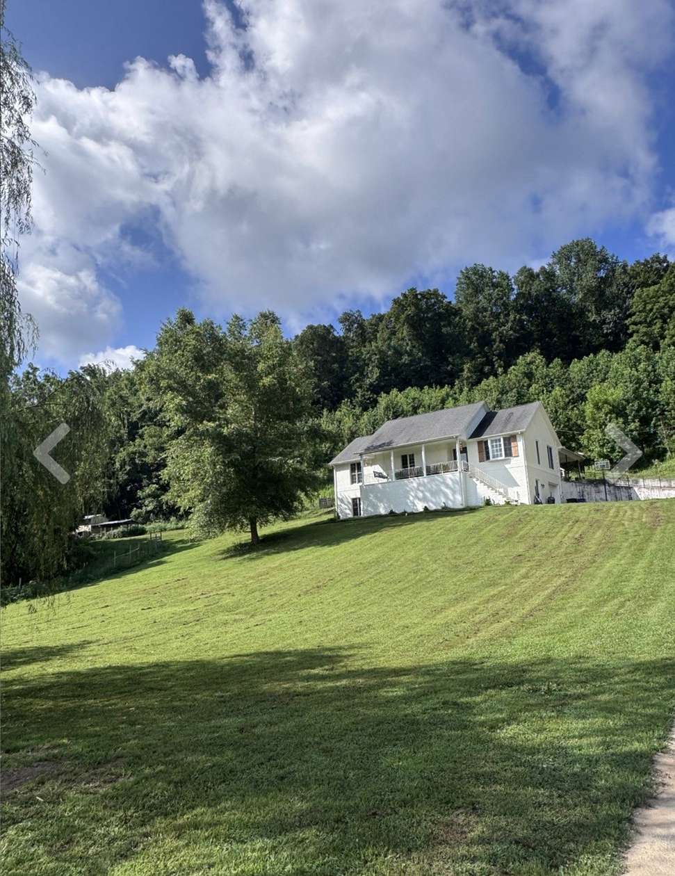 21.6 Acres of Land with Home for Sale in Prospect, Tennessee