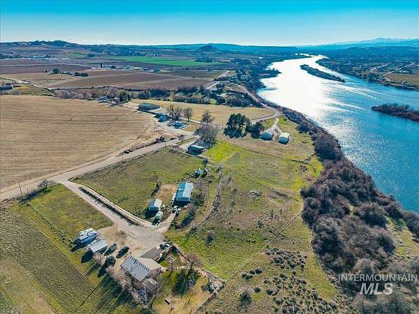 3.79 Acres of Residential Land with Home for Sale in Caldwell, Idaho