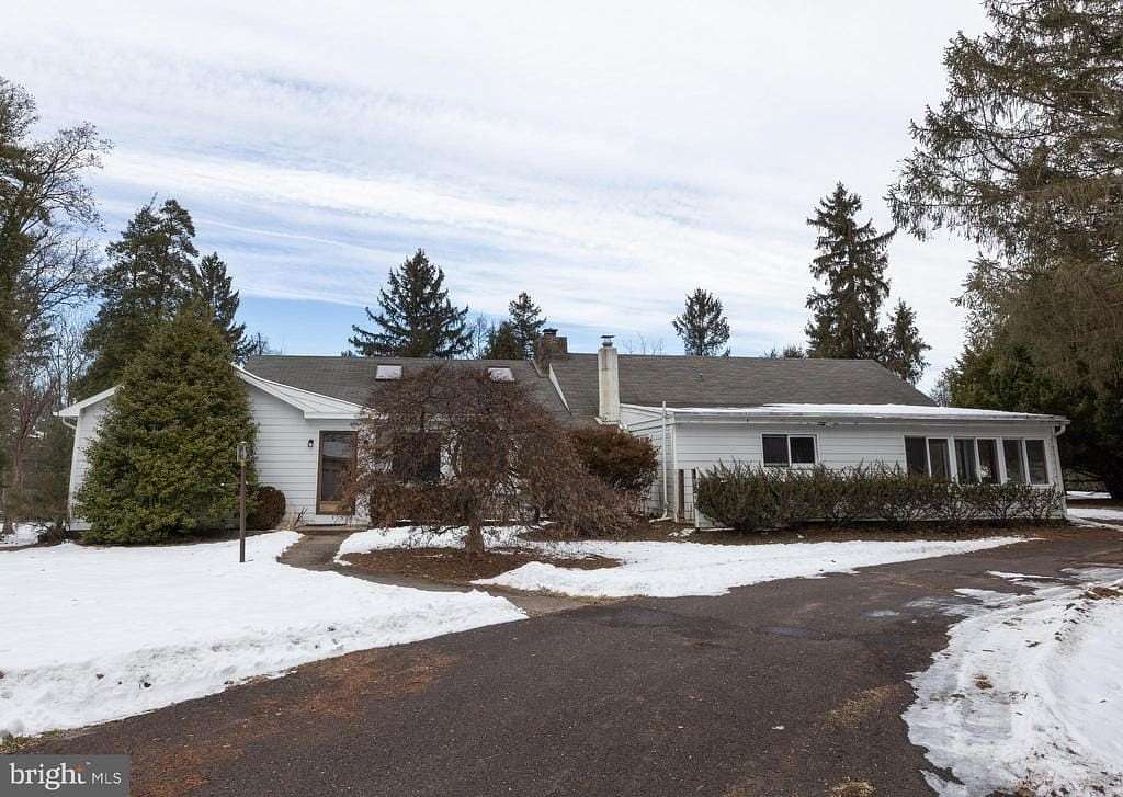 Residential Land with Home for Lease in New Hope, Pennsylvania