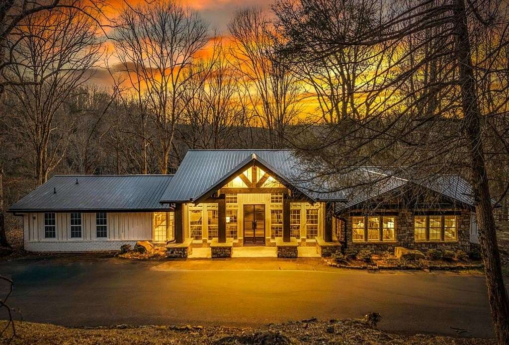 5 Acres of Residential Land with Home for Sale in McCaysville, Georgia