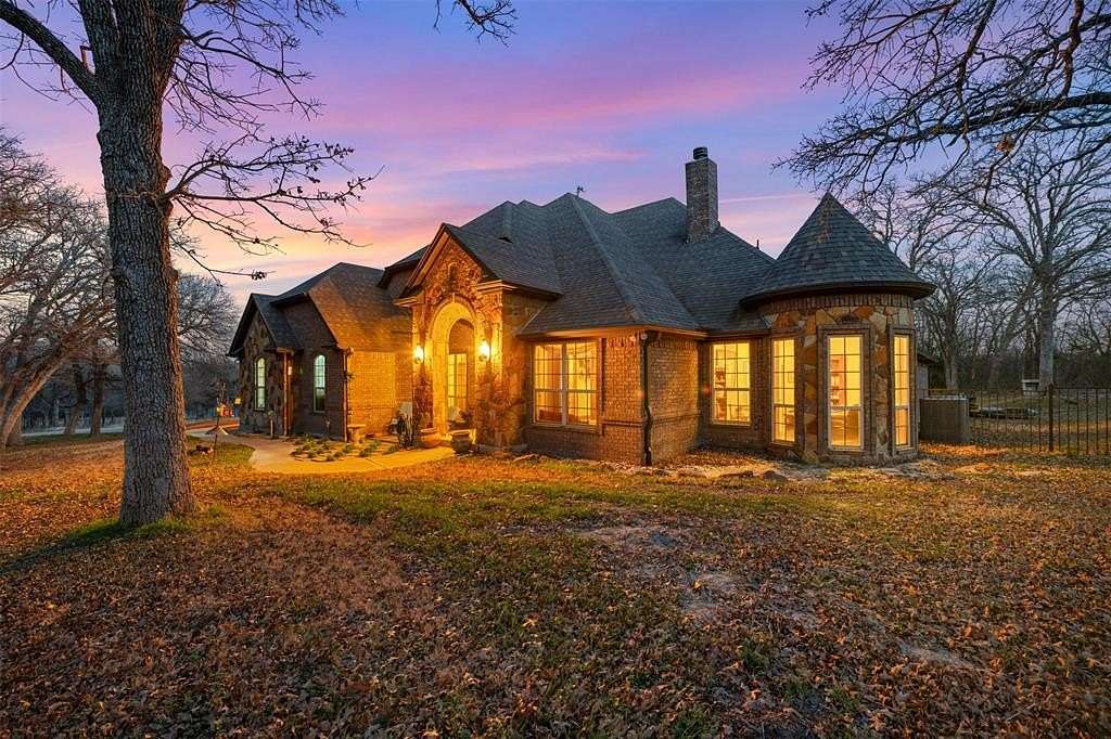 10.2 Acres of Land with Home for Sale in Fort Worth, Texas
