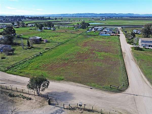 2 Acres of Land for Sale in Paso Robles, California