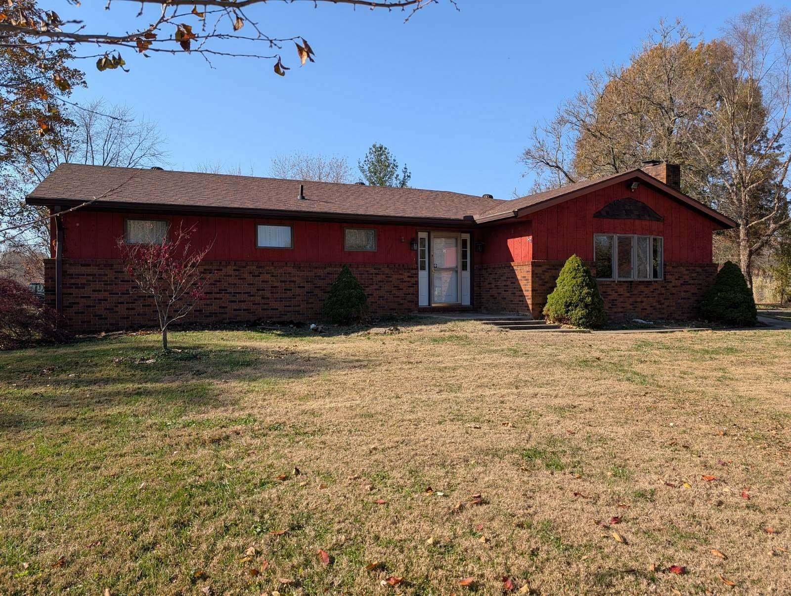 2.87 Acres of Residential Land with Home for Sale in Lawrenceville, Illinois