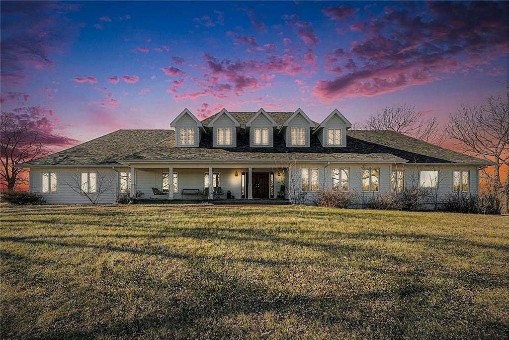 10 Acres of Residential Land with Home for Sale in Kansas City, Missouri