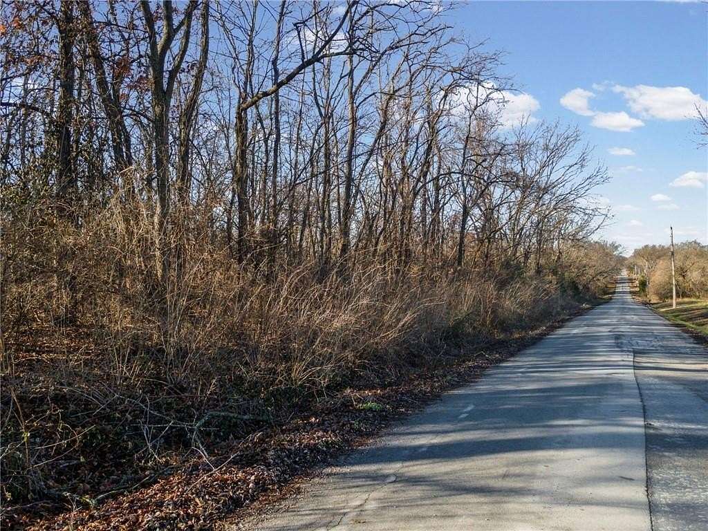 8 Acres of Residential Land for Sale in Butler, Missouri