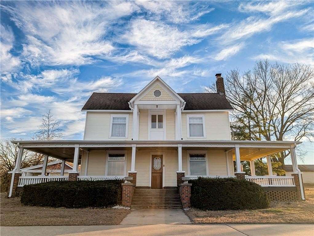 23.5 Acres of Agricultural Land with Home for Sale in Nevada, Missouri