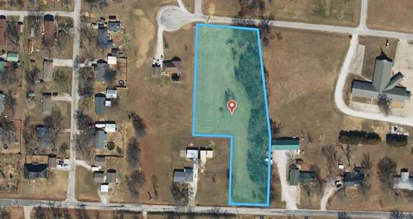 2.5 Acres of Land for Sale in Nevada, Missouri