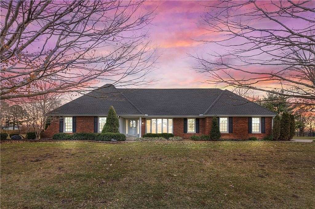 2.35 Acres of Residential Land with Home for Sale in Lee's Summit, Missouri