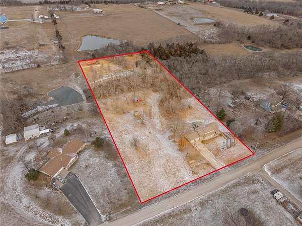 3.7 Acres of Residential Land with Home for Sale in Bonner Springs, Kansas