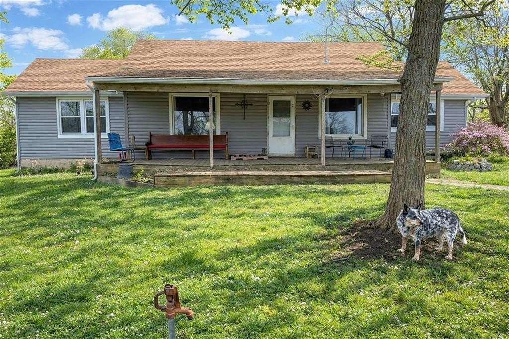 19 Acres of Land with Home for Sale in Paola, Kansas