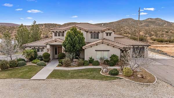 1.8 Acres of Residential Land with Home for Sale in Washington, Utah