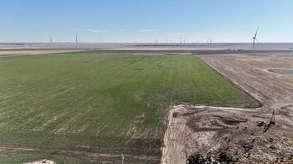 652 Acres of Land for Sale in Claude, Texas