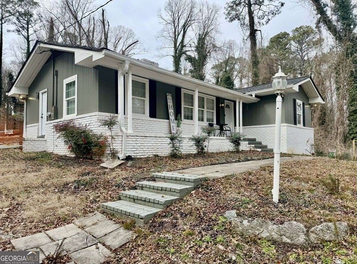 1.85 Acres of Residential Land with Home for Sale in Atlanta, Georgia