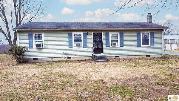 4.37 Acres of Residential Land with Home for Auction in Glasgow, Kentucky