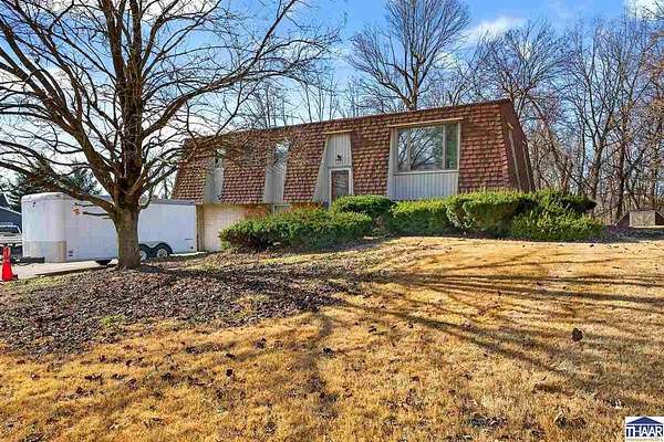 2.58 Acres of Residential Land with Home for Sale in Bloomfield, Indiana