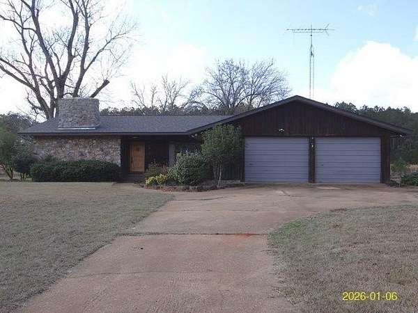 6.8 Acres of Residential Land with Home for Sale in Blakely, Georgia