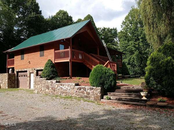 10 Acres of Land with Home for Lease in Elizabethton, Tennessee