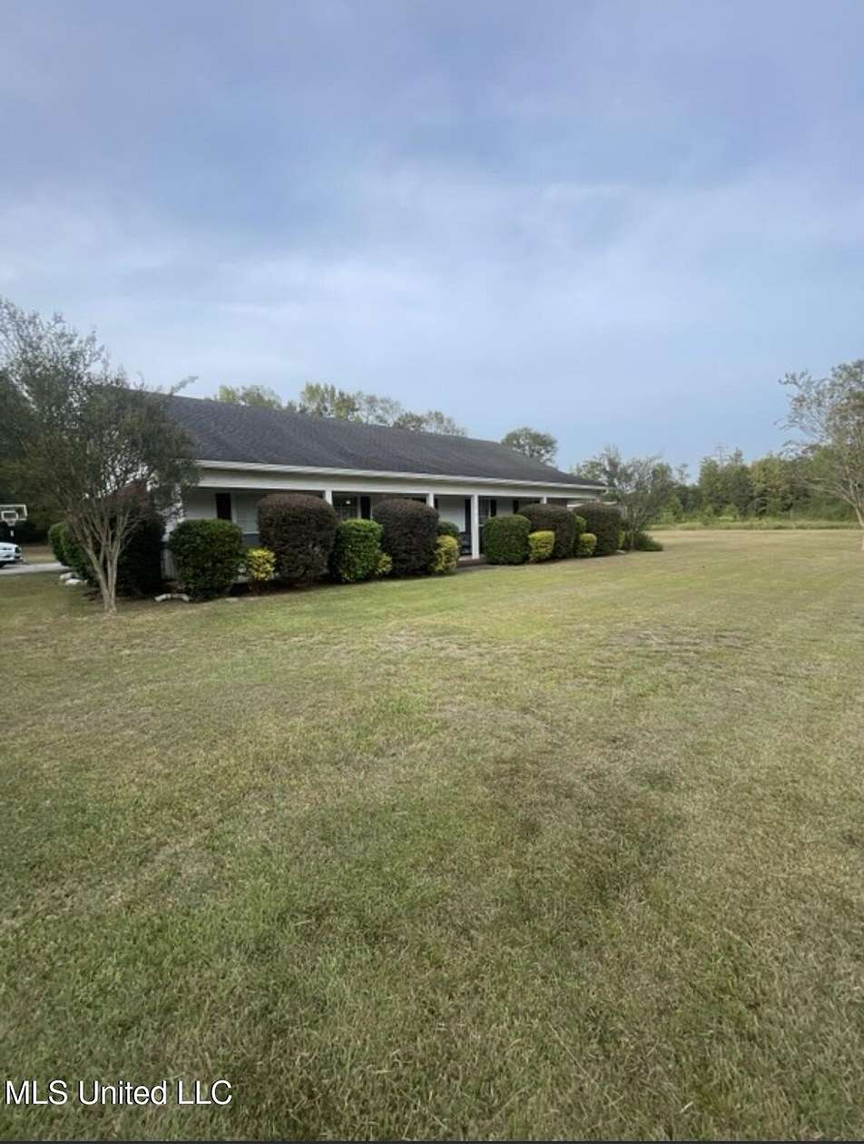 2.2 Acres of Residential Land with Home for Lease in Moss Point, Mississippi