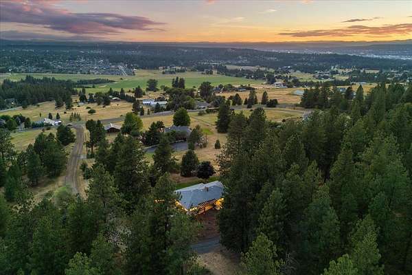 3 Acres of Residential Land with Home for Sale in Spokane, Washington