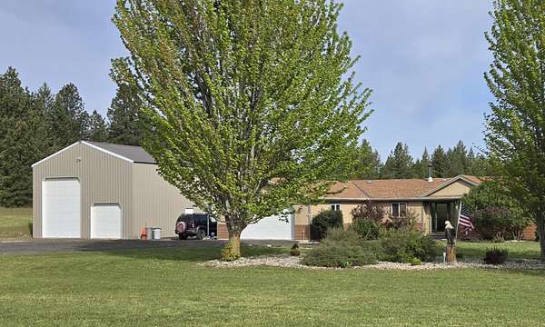 12.5 Acres of Land with Home for Sale in Chattaroy, Washington