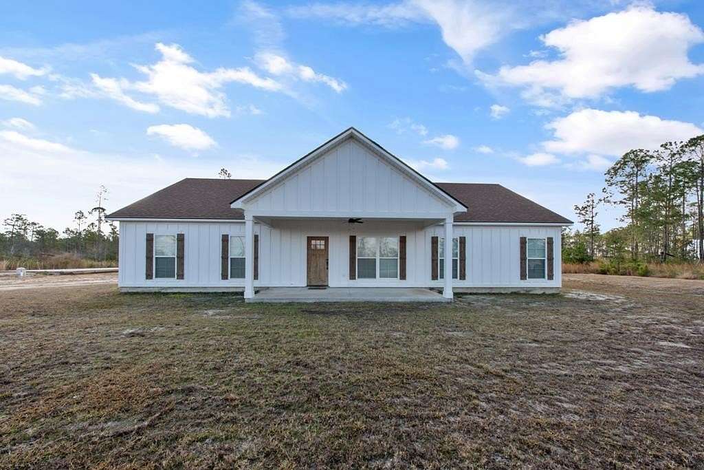 2.5 Acres of Residential Land with Home for Sale in Lakeland, Georgia