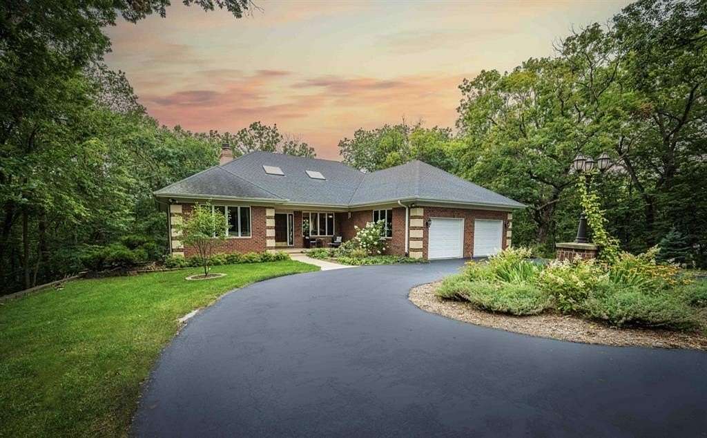 3.4 Acres of Land with Home for Sale in East Dubuque, Illinois