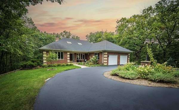 3.4 Acres of Residential Land with Home for Sale in East Dubuque, Illinois