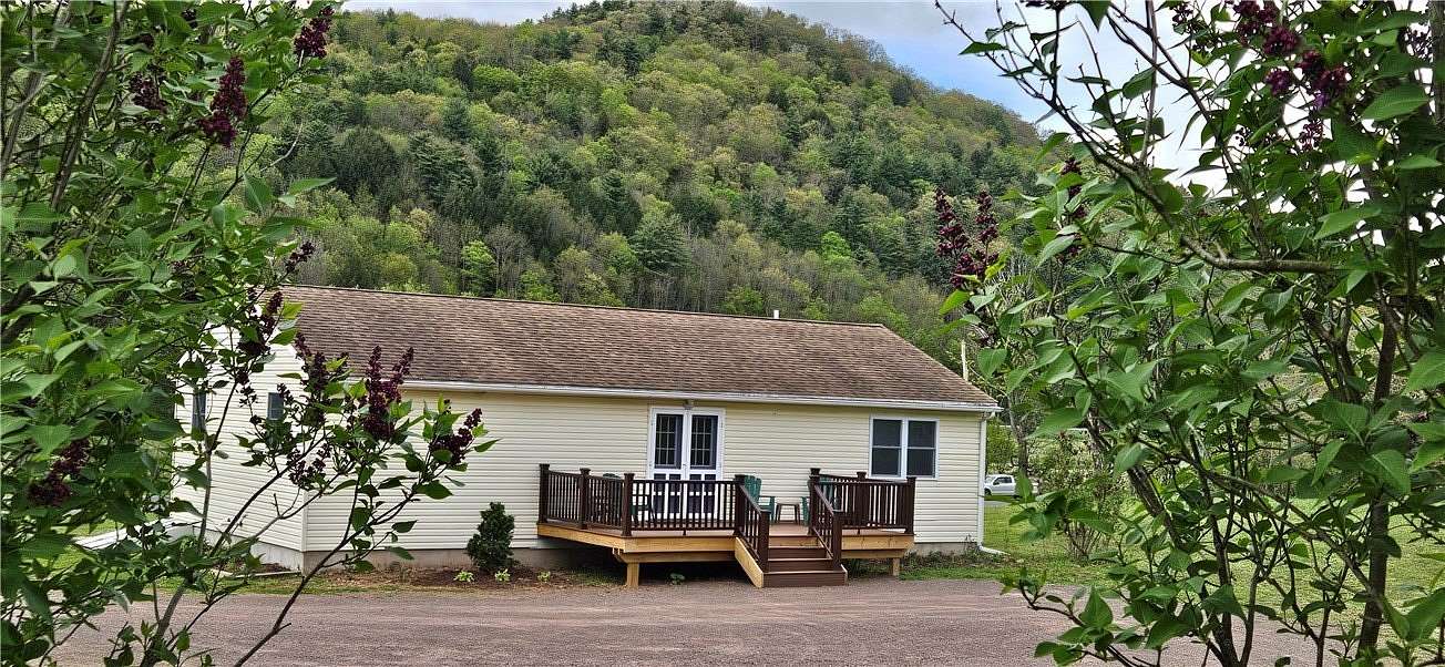 2.5 Acres of Residential Land with Home for Lease in Delhi, New York