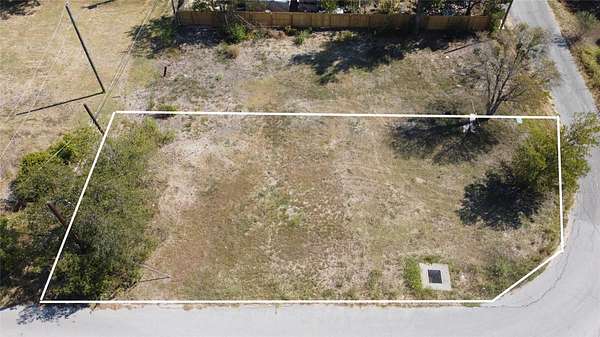 0.09 Acres of Mixed-Use Land for Sale in Taylor, Texas