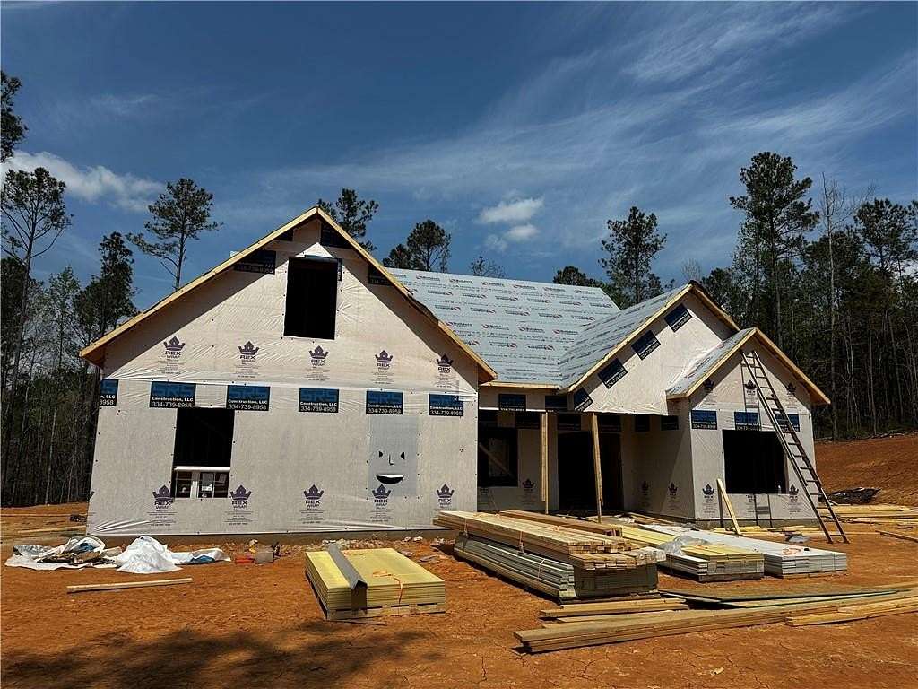 5 Acres of Land with Home for Sale in Salem, Alabama