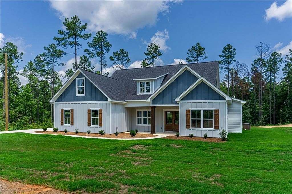 5 Acres of Land with Home for Sale in Salem, Alabama