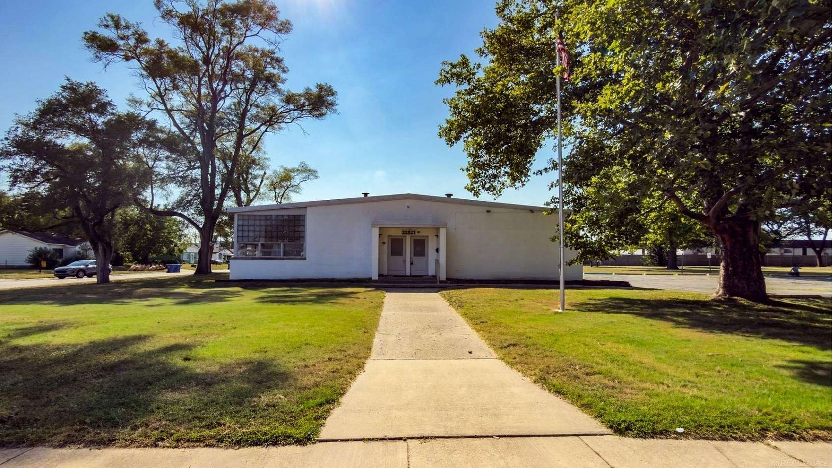 1.86 Acres of Improved Commercial Land for Sale in Warren, Michigan