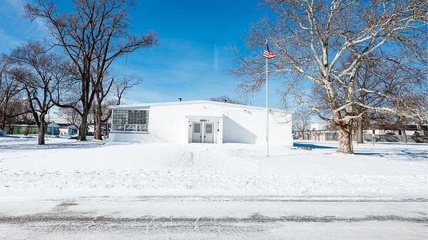 1.86 Acres of Improved Commercial Land for Sale in Warren, Michigan