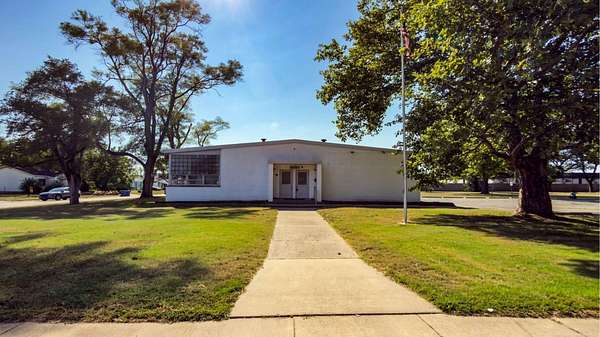 1.86 Acres of Improved Commercial Land for Sale in Warren, Michigan
