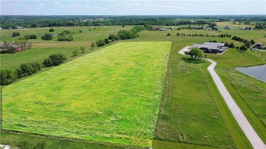 10 Acres of Residential Land for Sale in Olathe, Kansas