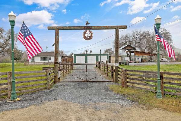 8 Acres of Land with Home for Sale in Woodlake, California