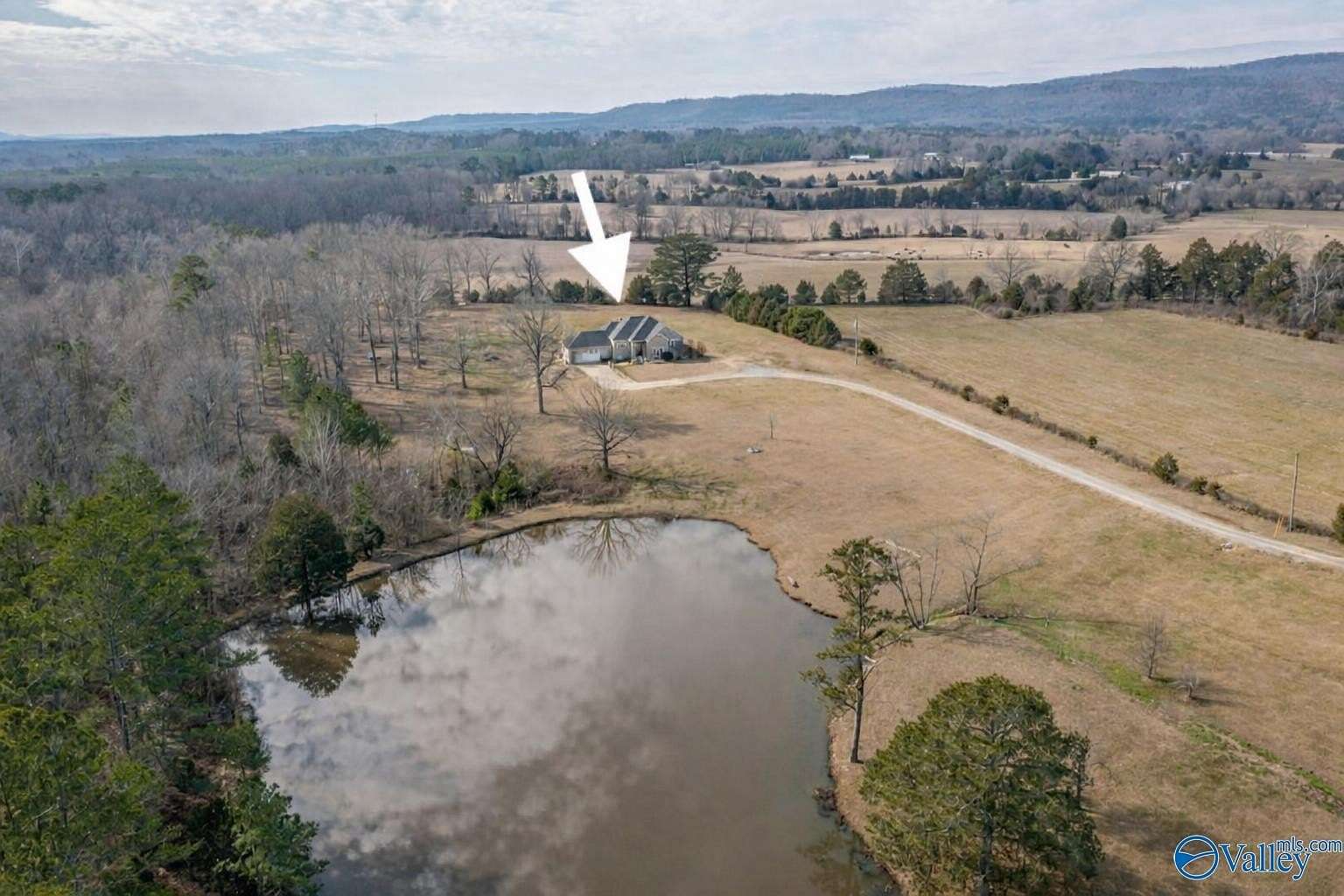 11 Acres of Land with Home for Sale in Gadsden, Alabama