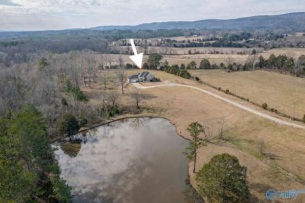 11 Acres of Land with Home for Sale in Gadsden, Alabama