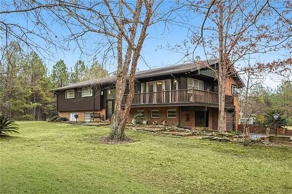 18.1 Acres of Land with Home for Sale in Bogalusa, Louisiana