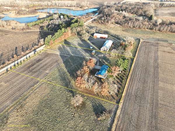 4.56 Acres of Residential Land with Home for Sale in Austin, Minnesota
