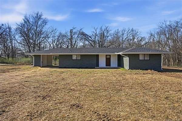 4.75 Acres of Residential Land with Home for Sale in Coweta, Oklahoma