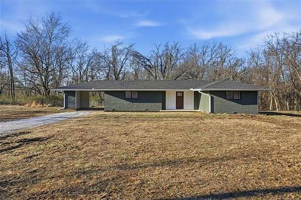 4.75 Acres of Residential Land with Home for Sale in Coweta, Oklahoma