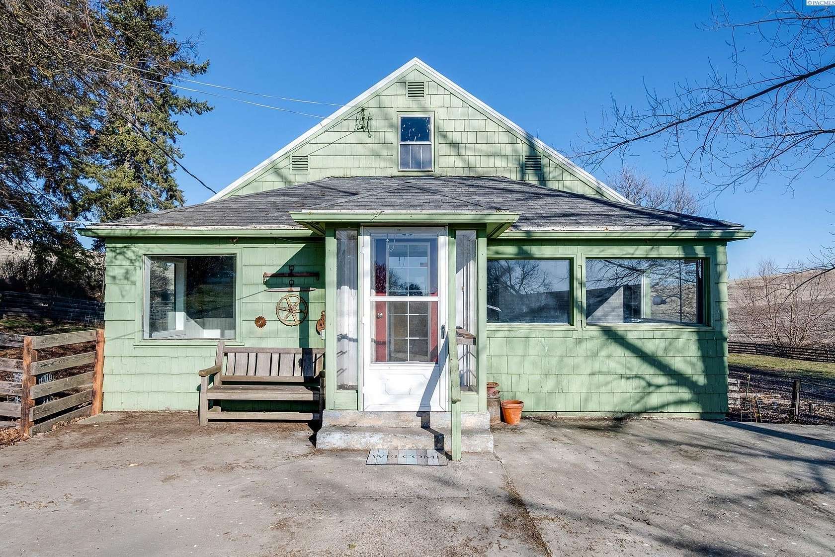 3.45 Acres of Residential Land with Home for Sale in Pullman, Washington