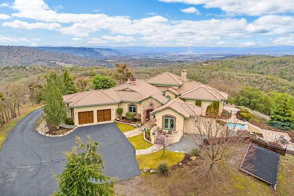 61 Acres of Land with Home for Sale in Central Point, Oregon