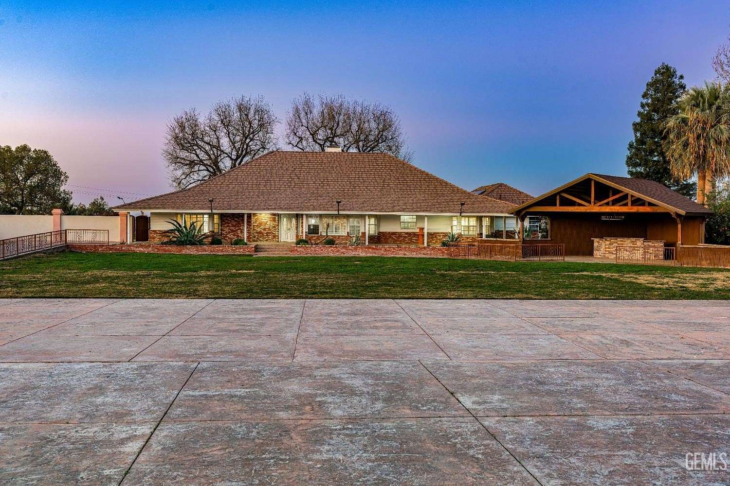 2.17 Acres of Residential Land with Home for Sale in Bakersfield, California