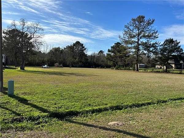 1.13 Acres of Residential Land for Sale in Covington, Louisiana