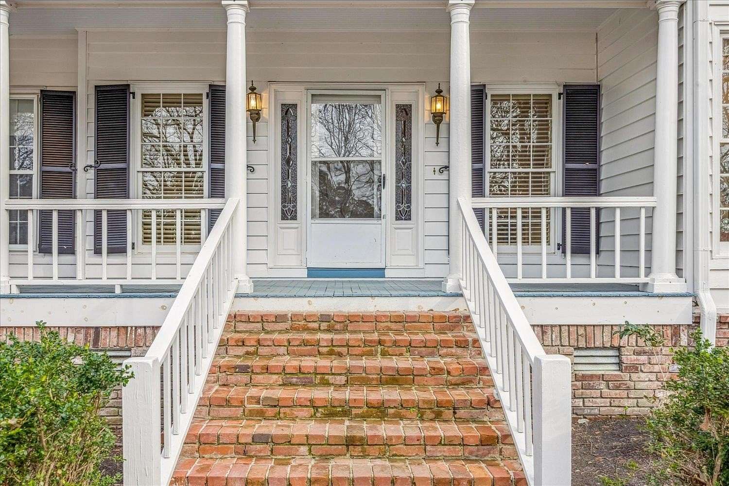 4.26 Acres of Land with Home for Sale in Germantown, Tennessee